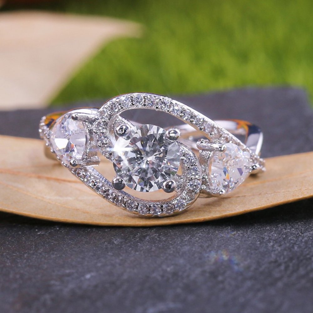 🎁 Wedding/Engagement Heart Round Zircon Cross Chic Silver Ring for Women,VIP578
